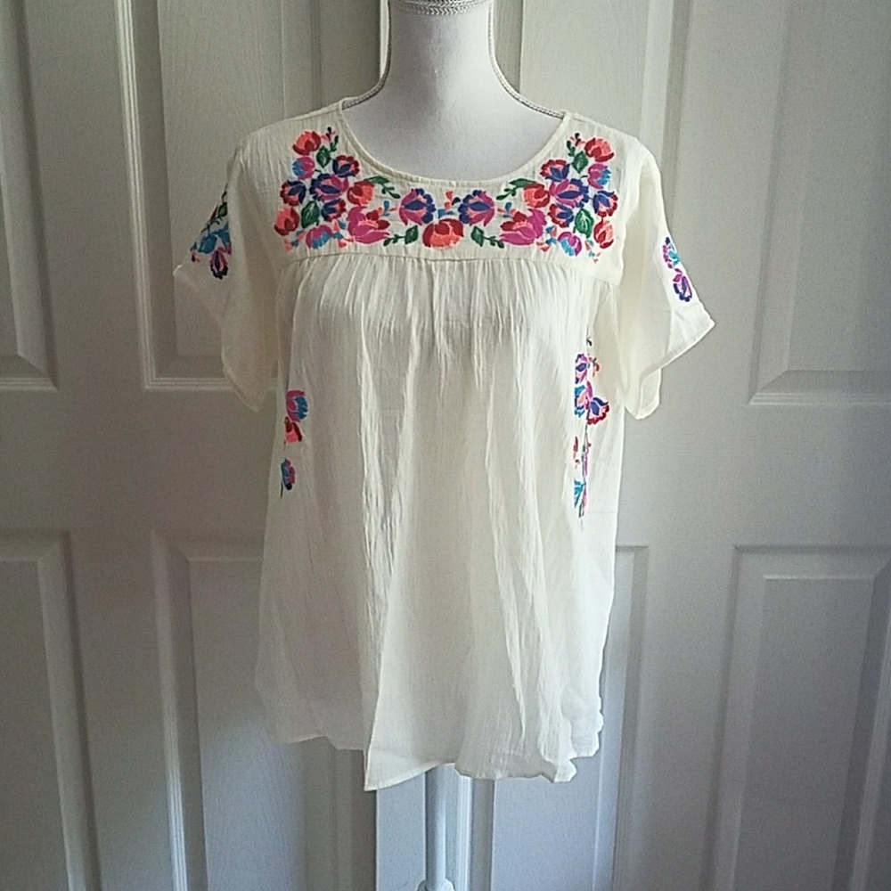♨New! Embroidered top